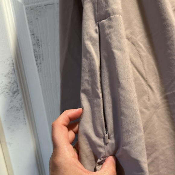 NWT! Duluth Trading Non Stop Woven Tunic Top Blouse Lilac Purple S - Picture 9 of 9